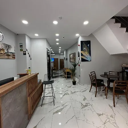 Marista Hotel *